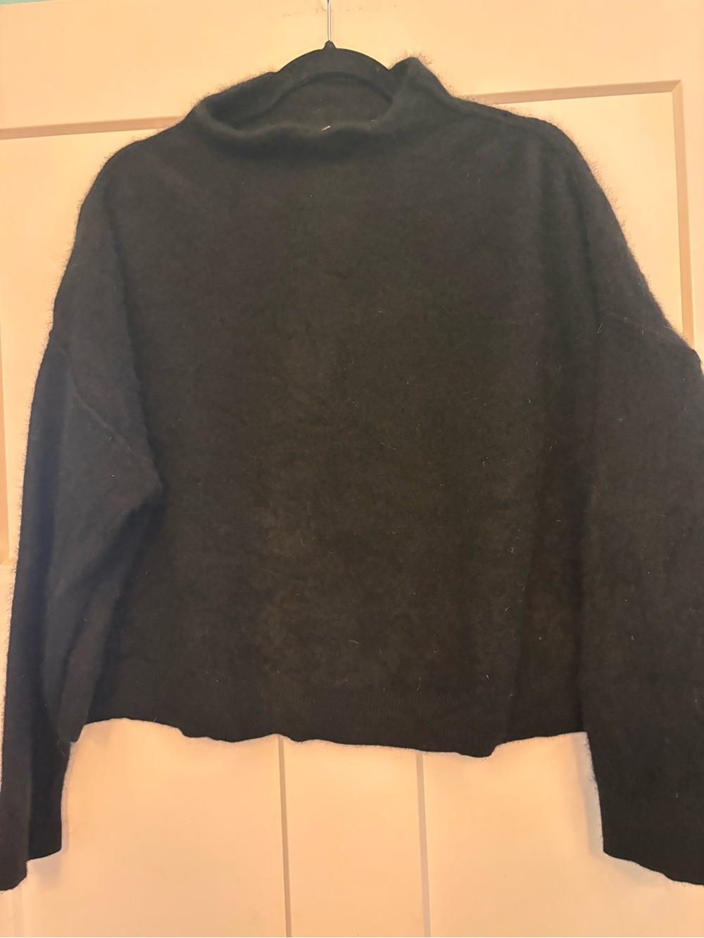 Pilcro XL 100 % Cashmere Black Cropped Mock-Neck Sweater